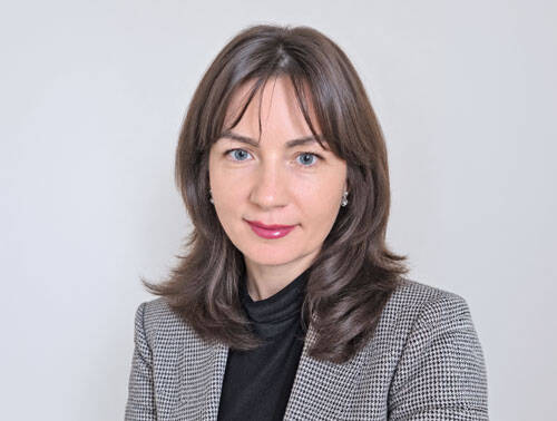 Dr. Elena Chesov