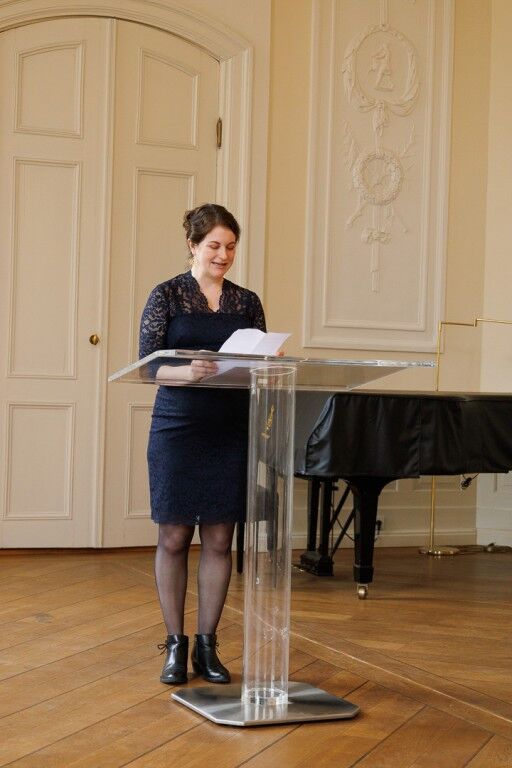 Preisträgerin Dr. Lindsay Sonnenkalb der ihrer Dankesrede. Foto: Passarger/FZB
